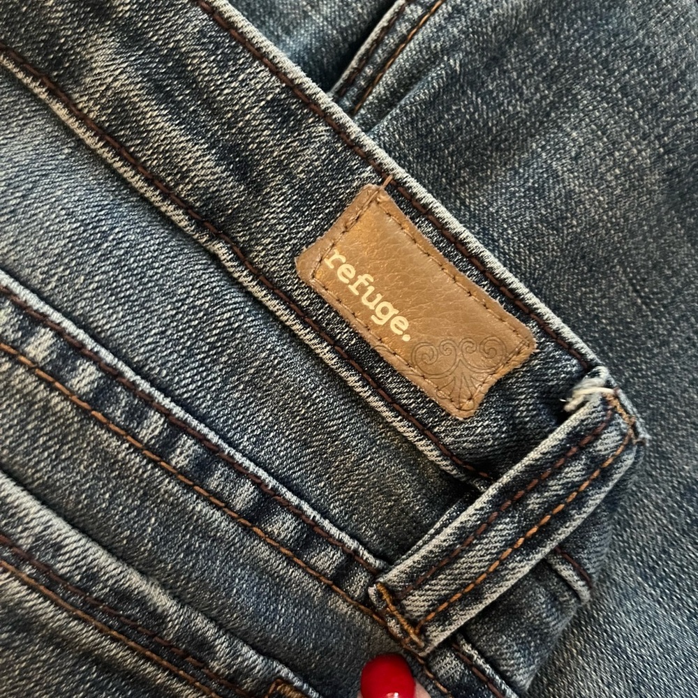 Refuge Classic Medium Wash Cropped, Distressed Denim Jeans Juniors Size 9 - Picture 10 of 15